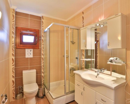 Nirvana Apartments в Каше: апартаменты с бассейном