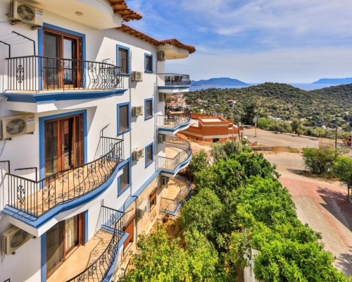 Nirvana Apartments в Каше: апартаменты с бассейном