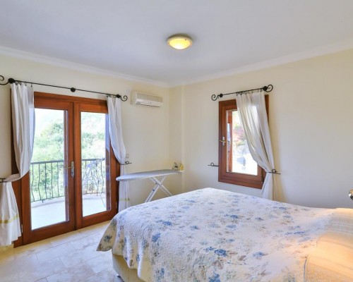 Nirvana Apartments в Каше: апартаменты с бассейном