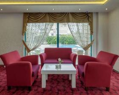 Elit Hotel в Анталье: небольшой отель у пляжа Коньяалты