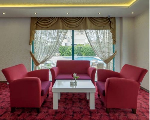 Elit Hotel в Анталье: небольшой отель у пляжа Коньяалты