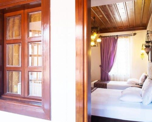 Otantik Hotel — отель в Старом городе Антальи Калеичи