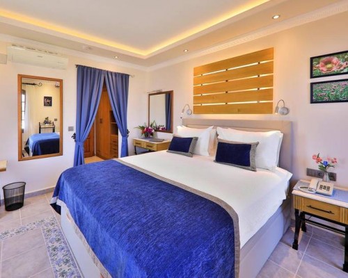 Hadrian Hotel в Каше: камерный отель с видом на море