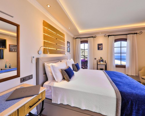 Hadrian Hotel в Каше: камерный отель с видом на море