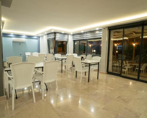 Mahper Hotel в Анталье — небольшой отель у пляжа Коньяалты