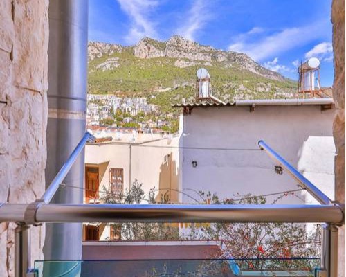 Hotel Sonne в Каше: отель без звёзд в центре, рядом с портом