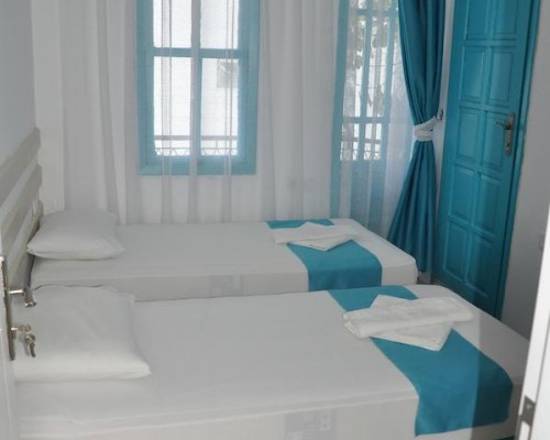Hotel Nisa, Каш — небольшой отель в центре без звёзд