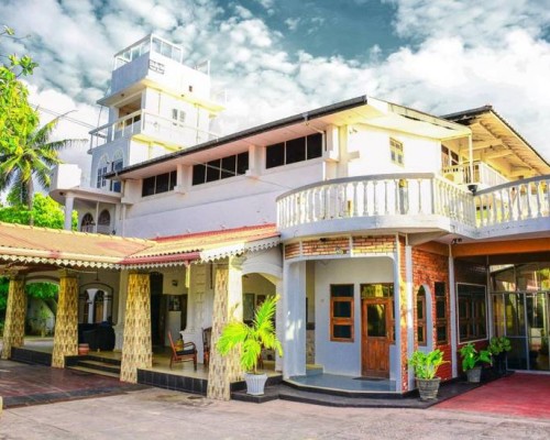 Shanthi Beach Resort 2* — Унаватуна, Шри-Ланка