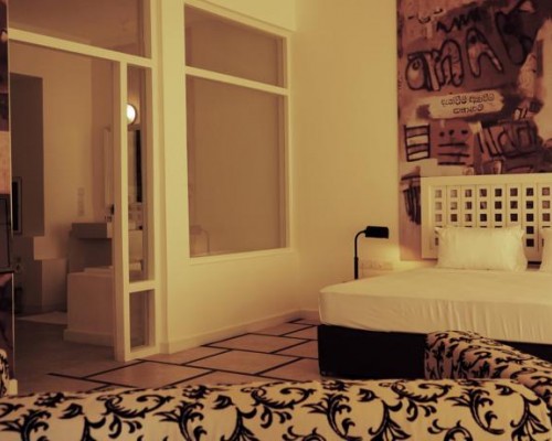 Hotel J 3* в Негомбо — отель у пляжа с бассейном