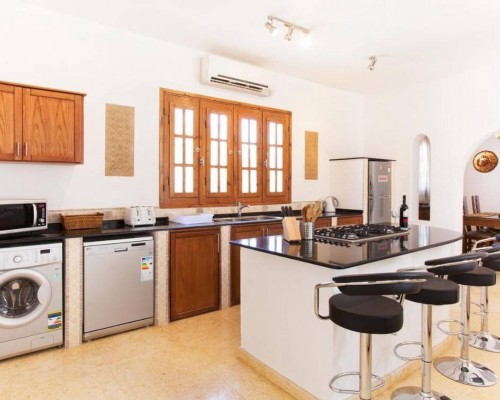 Red Rock Luxury Apartments with Heated Pool, Дахаб