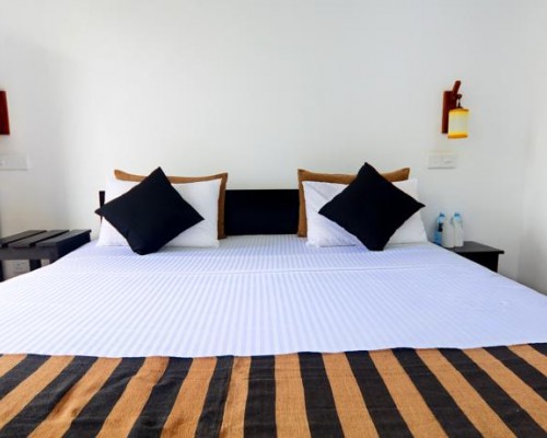 L&D Lodge 3* в Хиккадуве: скромный отель в двух шагах от пляжа