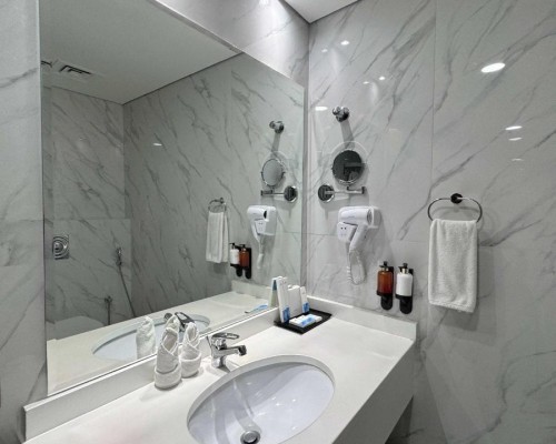 Emirates Grand Hotel 4* — отель в Дубае на Sheikh Zayed Road