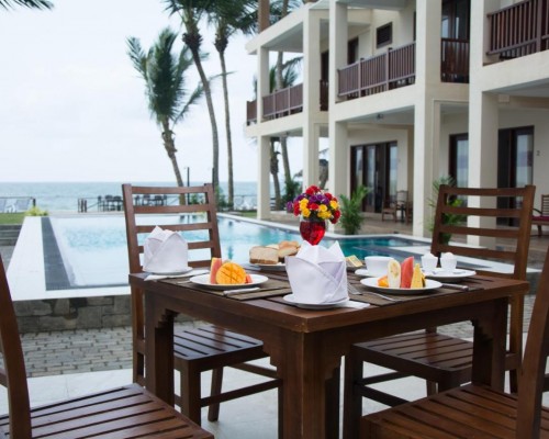 Sapphire Seas Beachfront Villas, Хиккадува: честный обзор