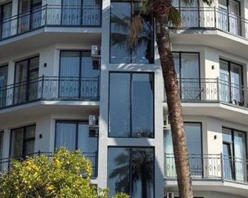 Vip-1 Apt в Гагре — первая линия, без звёзд