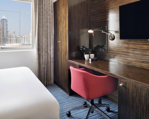 Holiday Inn Express Dubai Safa Park — отель 3* в Дубае