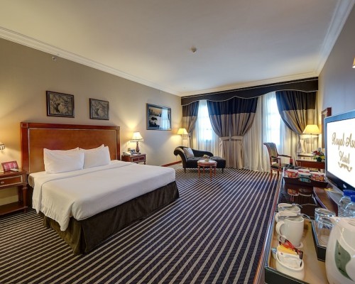 Kirklees Hotel Apartments Apt 2*