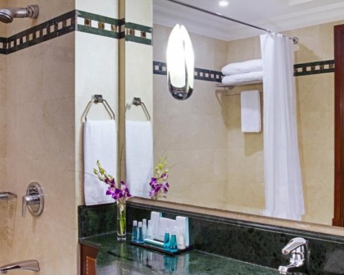 Corniche Hotel Abu Dhabi 5* — отель в Абу-Даби, ОАЭ