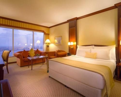 Corniche Hotel Abu Dhabi 5* — отель в Абу-Даби, ОАЭ