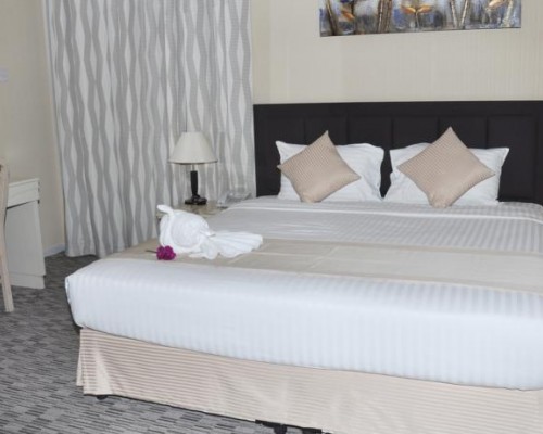 Pearl Residence Apt в Дубае: апартаменты с кухней и бассейном