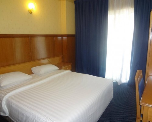 Royal Plaza Hotel Apartments Apts 4*