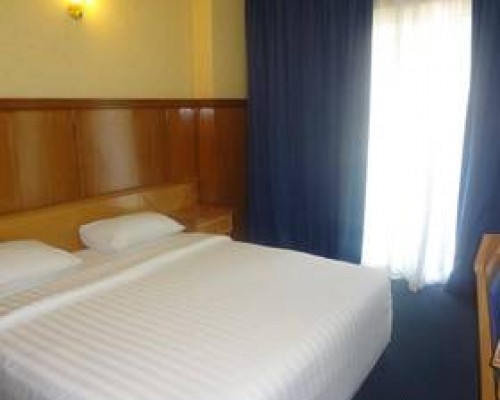 Royal Plaza Hotel Apartments Apts 4*