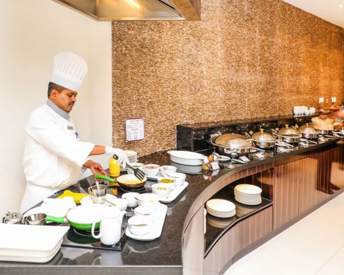 Savoy Crest Hotel Apartment 4* — апарт-отель в Бур-Дубае