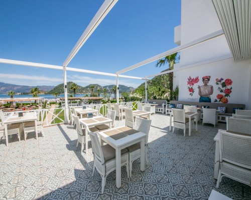 Casa Blanca Beach Hotel 4* — отдых в Ичмелере на первой линии