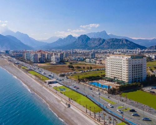 Crowne Plaza Antalya 5* — отель на первой линии пляжа Коньяалты