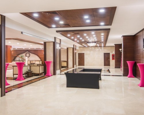 Crowne Plaza Antalya 5* — отель на первой линии пляжа Коньяалты