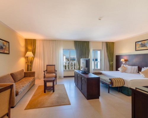 Crowne Plaza Antalya 5* — отель на первой линии пляжа Коньяалты