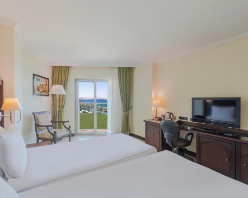 Crowne Plaza Antalya 5* — отель на первой линии пляжа Коньяалты