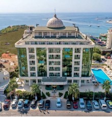 LAUR HOTELS Experience & Elegance 5*