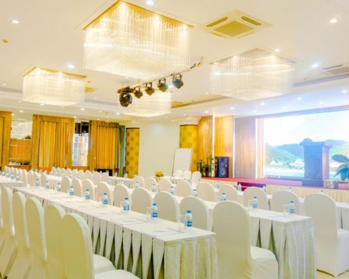 The Light Hotel & Resort 3* в Нячанге: честный обзор