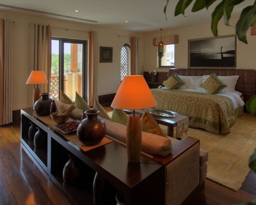 Malakiya Villas Madinat Jumeirah — виллы 5* в Дубае