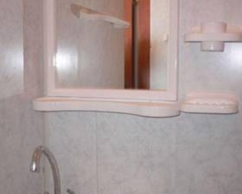 Отель Морская 2* в Гагре — первая линия, без питания
