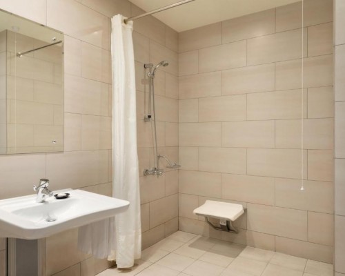 Ramada Downtown Abu Dhabi 4* — отель в Абу-Даби, ОАЭ