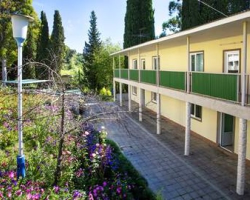 Отель Леон 3* в Новом Афоне: что важно знать перед бронированием