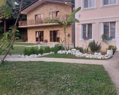 U Asidy Guest House в Гудауте: гостевой дом у моря