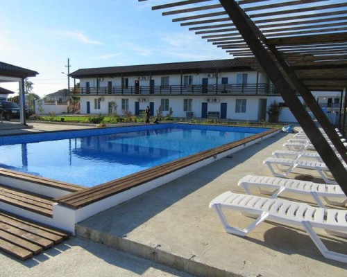 Serebryany Plyazh Hotel, Гудаута