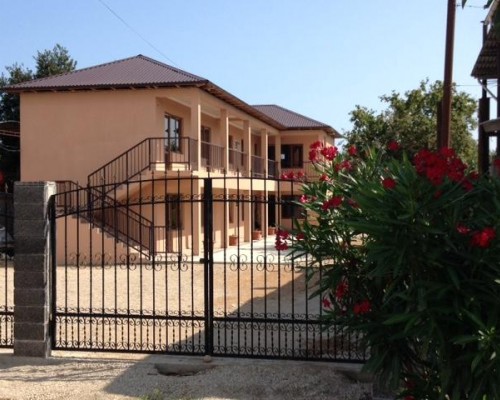 Anzor Guest House в Гудауте — гостевой дом без категории