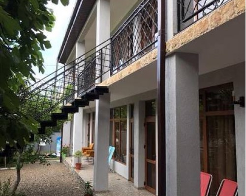 Guest house Meka, Гудаута: гостевой дом с общей кухней