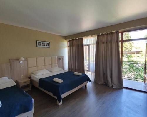 Guest house Meka, Гудаута: гостевой дом с общей кухней