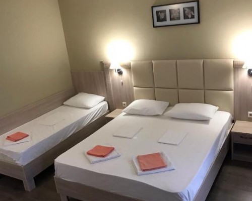Guest house Meka, Гудаута: гостевой дом с общей кухней