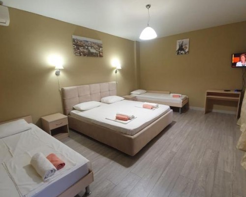 Guest house Meka, Гудаута: гостевой дом с общей кухней