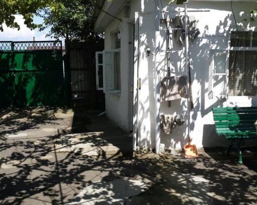 Amaliya's Guest house в Сухуме: гостевой дом с общей кухней