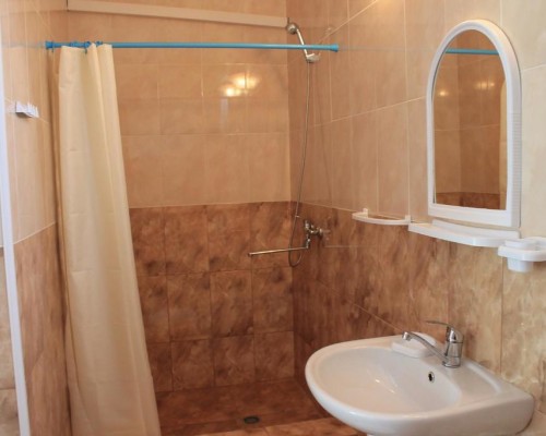 Mini Hotel for Friends в Сухуме — без звёзд, но с бассейном и сауной