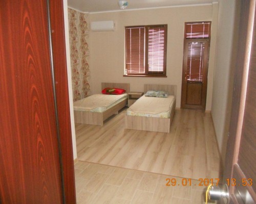 Private house, Сухум — частный дом у моря