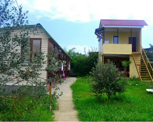 Oganyan Guest House в Гагре: гостевой дом с общей кухней