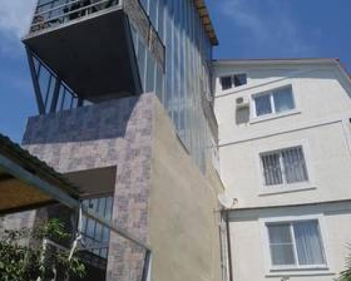 Kalina Guest House, Гагра — гостевой дом с бассейном и сауной