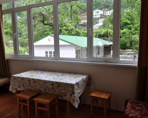 Apartment na Ardzinba 133 в Гагре: апартаменты в центре